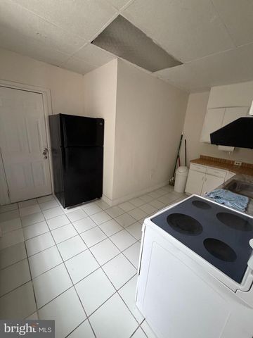 110 E TABOR RD, Philadelphia, PA 19120