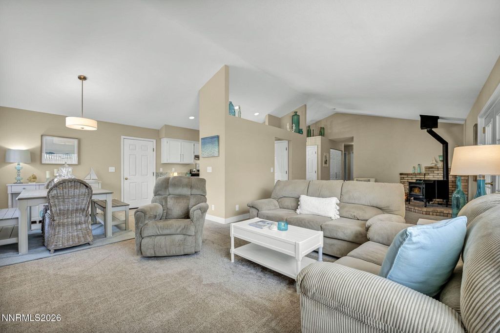 Image 11 of property listing at 1331 Victoria Drive, Gardnerville, NV 89460