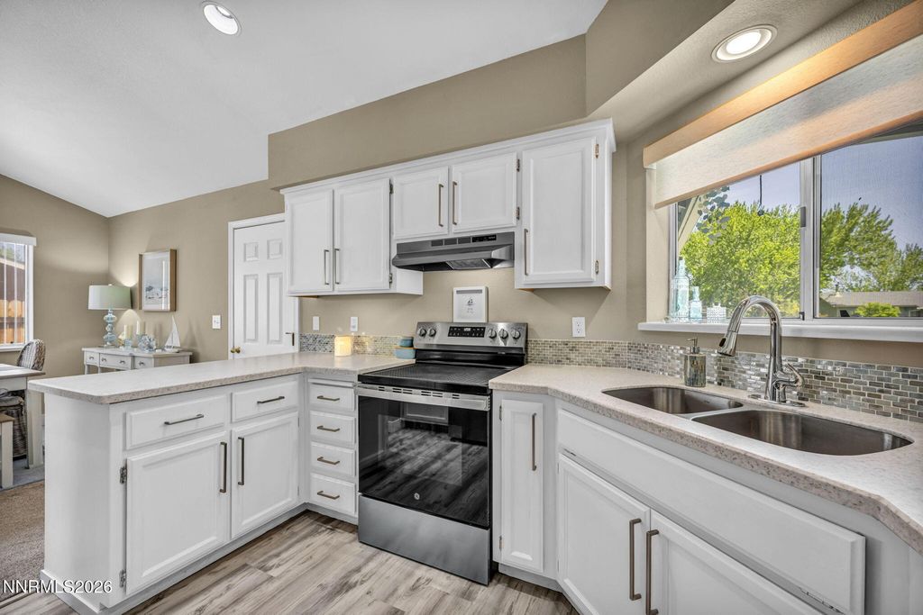 Image 15 of property listing at 1331 Victoria Drive, Gardnerville, NV 89460