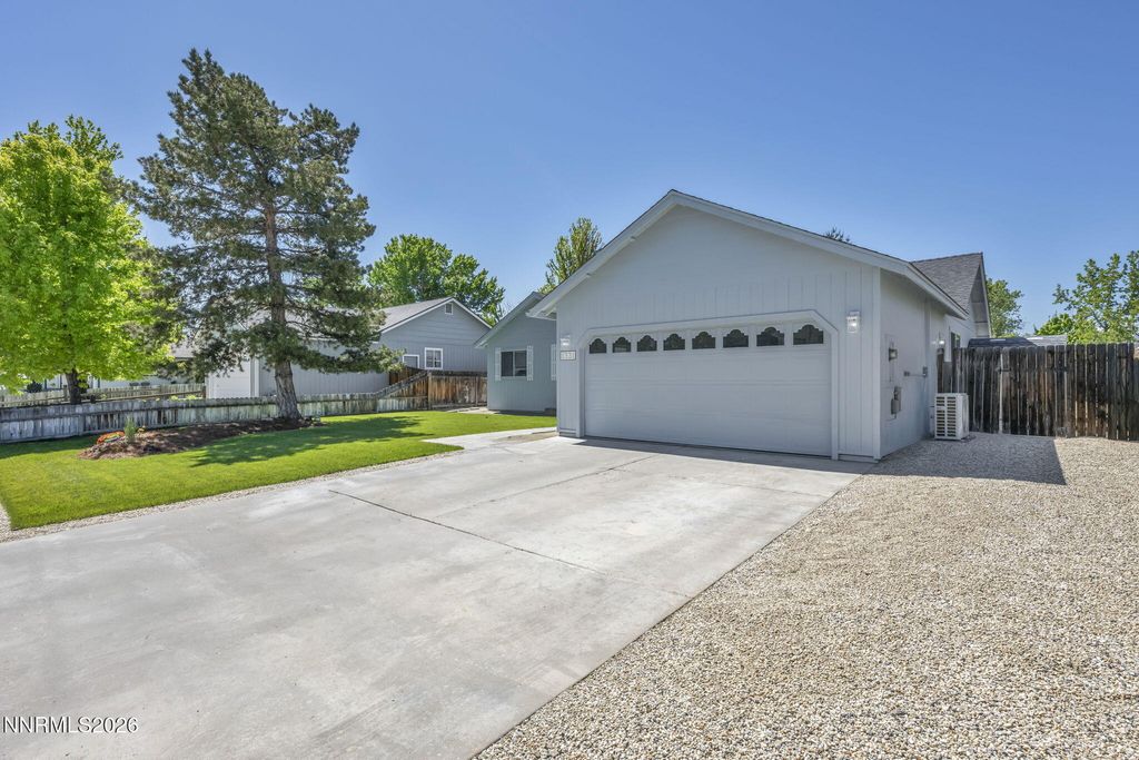 Image 2 of property listing at 1331 Victoria Drive, Gardnerville, NV 89460