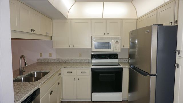12141 SPARTAN WAY 204, Hudson, FL 34667