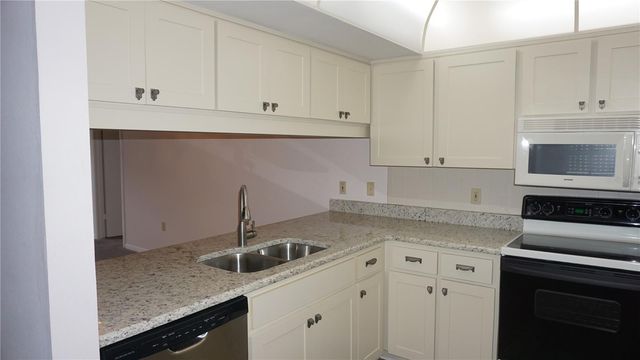 12141 SPARTAN WAY 204, Hudson, FL 34667