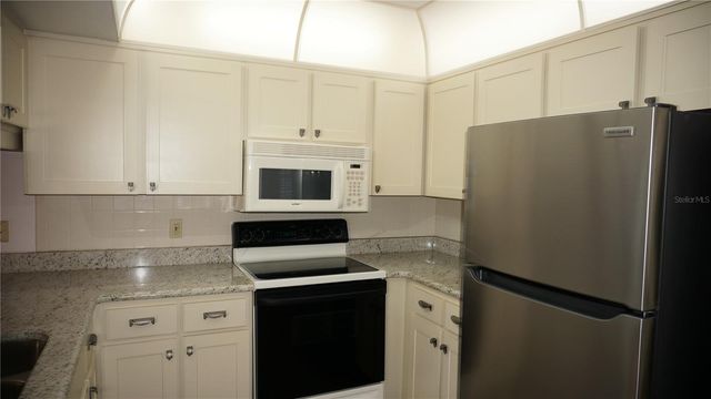 12141 SPARTAN WAY 204, Hudson, FL 34667