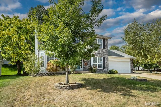 999 Reddington Oaks Court, St Charles, MO 63304