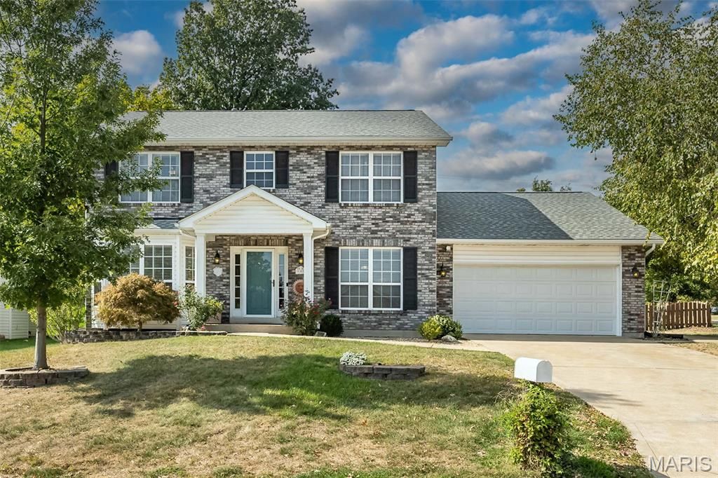 999 Reddington Oaks Court, St Charles, MO 63304