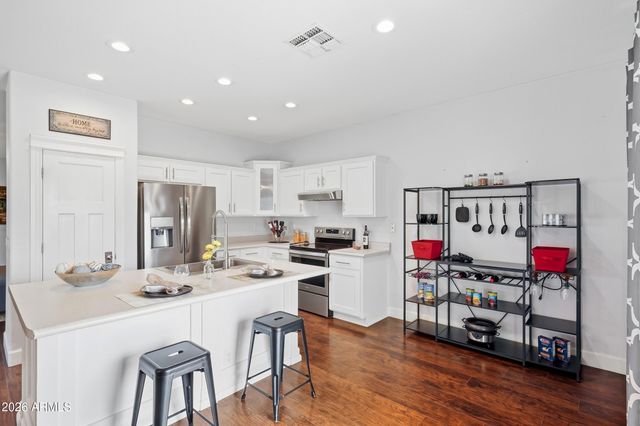 6635 W EL CORTEZ Place, Phoenix, AZ 85083