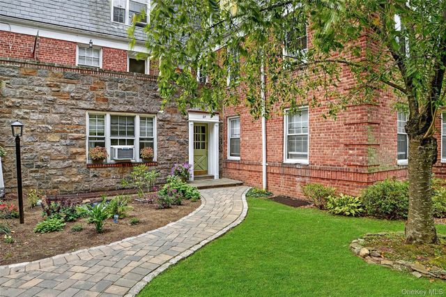 64 Pinewood Road TB, Hartsdale, NY 10530