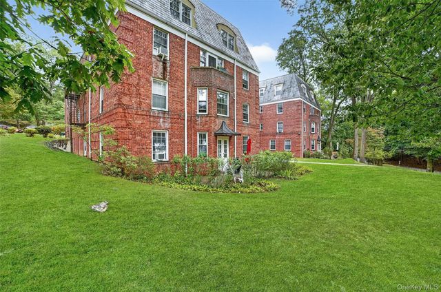 64 Pinewood Road TB, Hartsdale, NY 10530