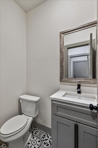 612 Kontiki Drive, Tool, TX 75143