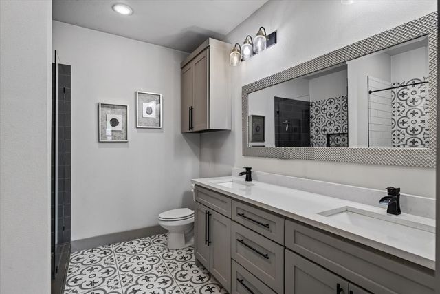 612 Kontiki Drive, Tool, TX 75143