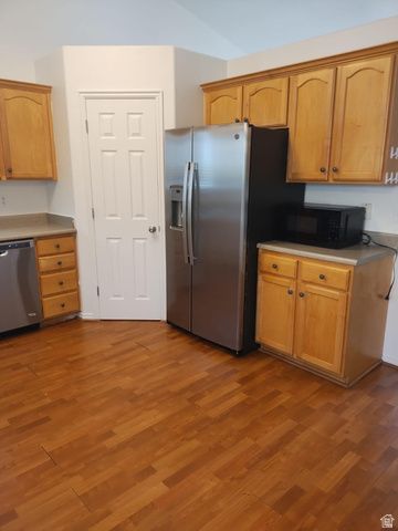 845 S APPLE GROVE LN, Pleasant Grove, UT 84062