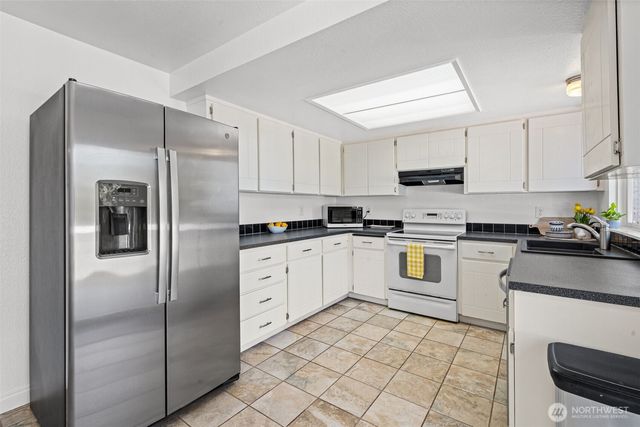 3900 SW 328th Place, Federal Way, WA 98023