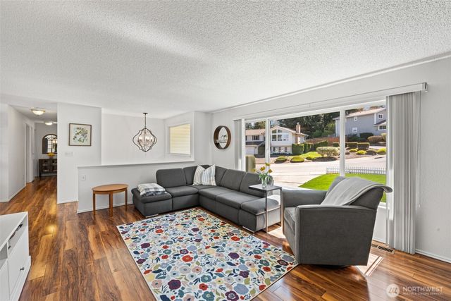 3900 SW 328th Place, Federal Way, WA 98023