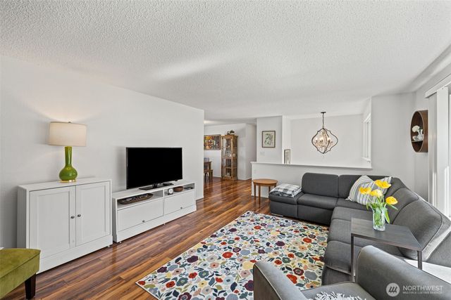 3900 SW 328th Place, Federal Way, WA 98023