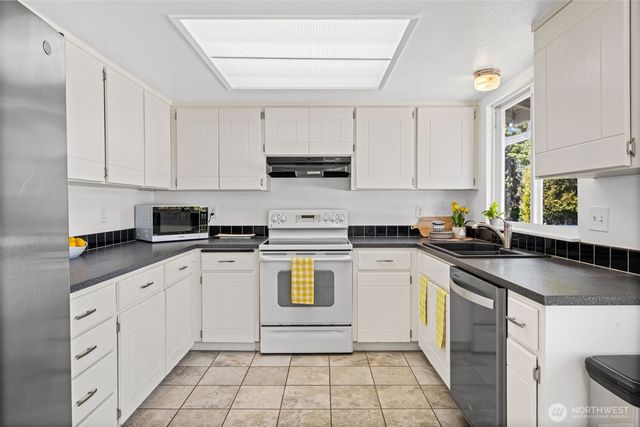 3900 SW 328th Place, Federal Way, WA 98023