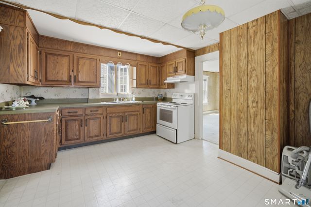 41 Jefferson Avenue, Danbury, CT 06810