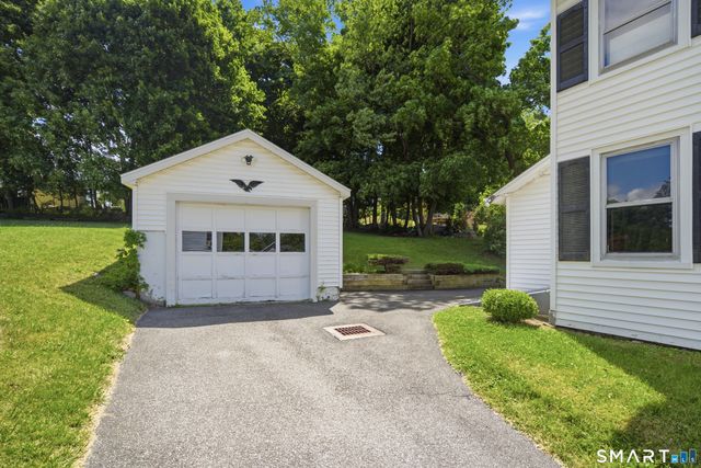 41 Jefferson Avenue, Danbury, CT 06810