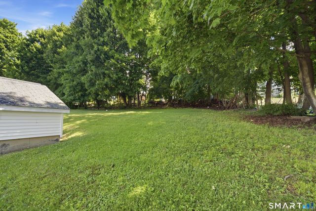 41 Jefferson Avenue, Danbury, CT 06810