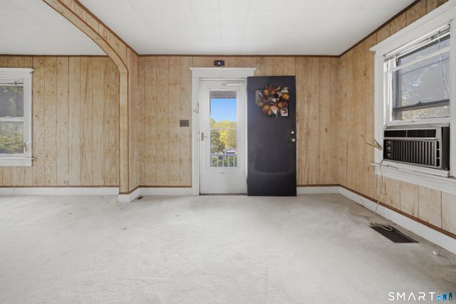 41 Jefferson Avenue, Danbury, CT 06810