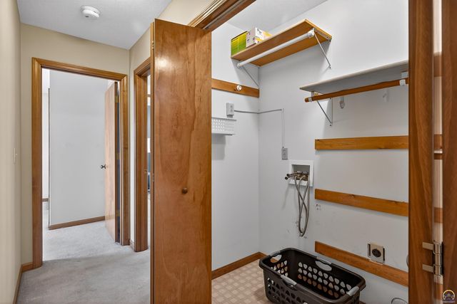 4042 NW Cherry Creek DR, Topeka, KS 66618