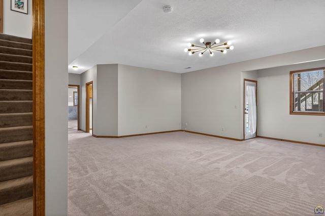 4042 NW Cherry Creek DR, Topeka, KS 66618