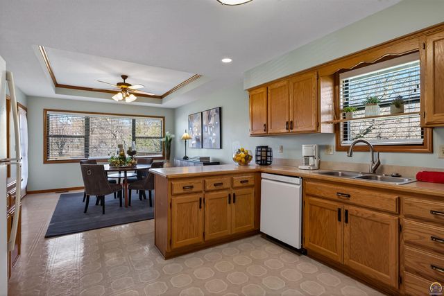 4042 NW Cherry Creek DR, Topeka, KS 66618