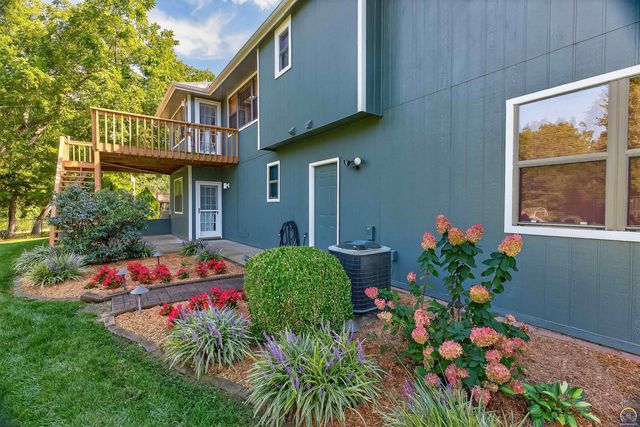 4042 NW Cherry Creek DR, Topeka, KS 66618