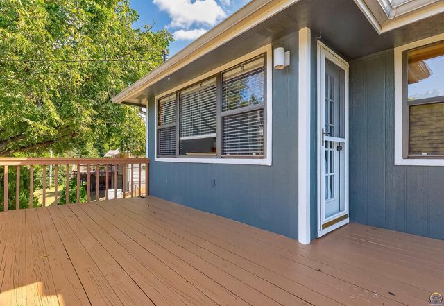 4042 NW Cherry Creek DR, Topeka, KS 66618