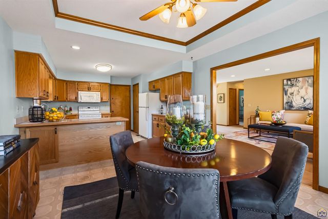 4042 NW Cherry Creek DR, Topeka, KS 66618