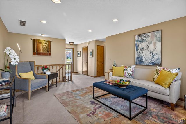 4042 NW Cherry Creek DR, Topeka, KS 66618