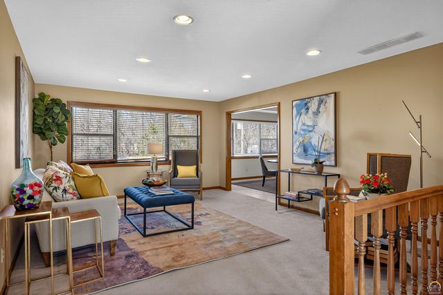 4042 NW Cherry Creek DR, Topeka, KS 66618