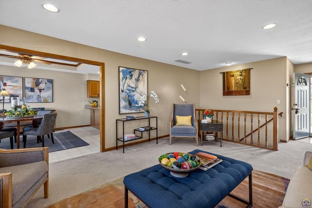 4042 NW Cherry Creek DR, Topeka, KS 66618