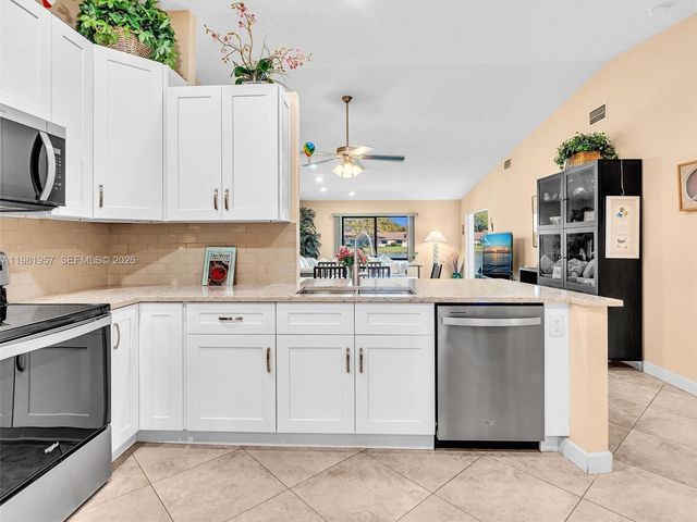 8111 Songbird Ter B, Boca Raton, FL 33496