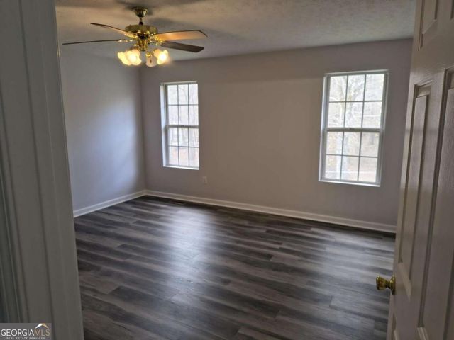 8579 Foxridge Drive, Winston, GA 30187