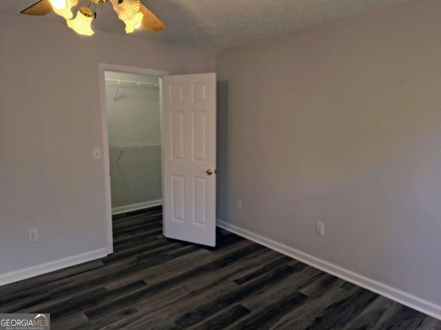 8579 Foxridge Drive, Winston, GA 30187