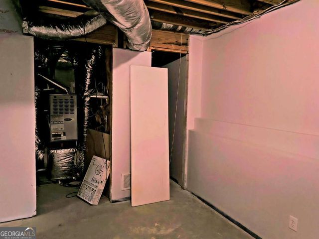 8579 Foxridge Drive, Winston, GA 30187