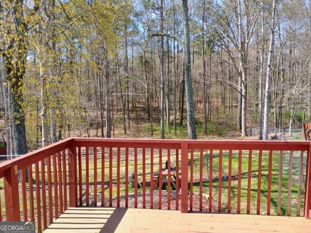 8579 Foxridge Drive, Winston, GA 30187