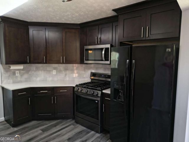 8579 Foxridge Drive, Winston, GA 30187