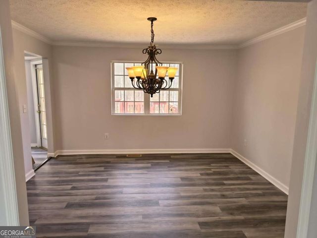 8579 Foxridge Drive, Winston, GA 30187