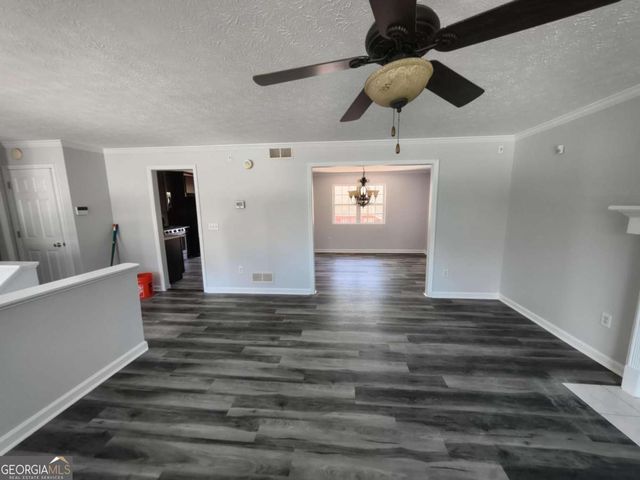 8579 Foxridge Drive, Winston, GA 30187