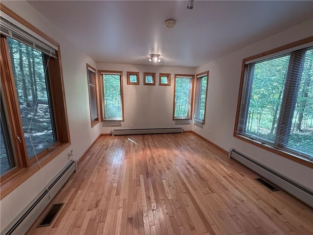 33 Woodstock Road, Concord, NY 14069