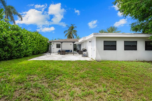 324 Bamboo Road, Palm Beach Shores, FL 33404