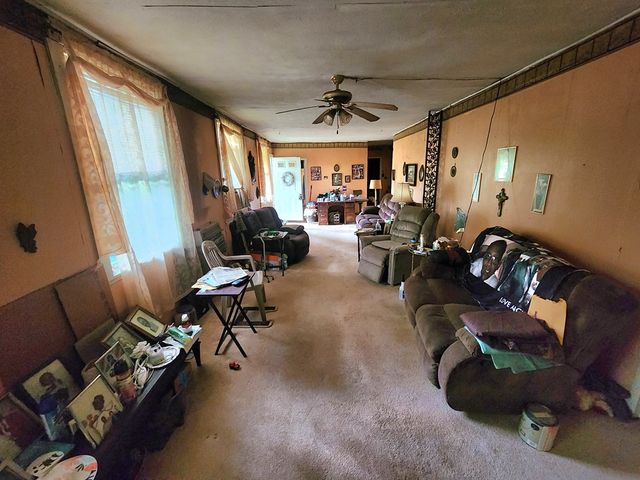 6670 Newstead Rd, Hopkinsville, KY 42240