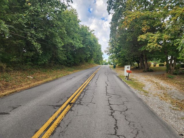 6670 Newstead Rd, Hopkinsville, KY 42240