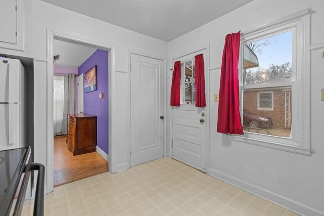 2436 HICKORY LANE, Appleton, WI 54915