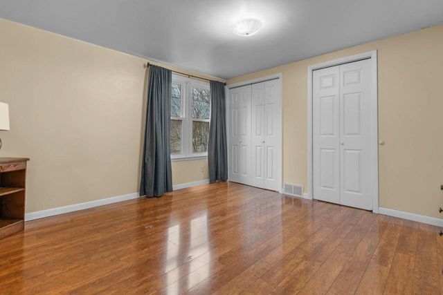 2436 HICKORY LANE, Appleton, WI 54915