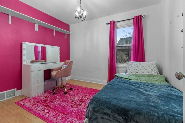 2436 HICKORY LANE, Appleton, WI 54915