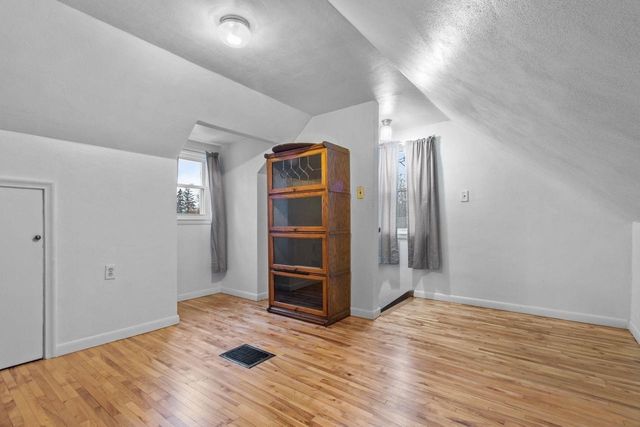 2436 HICKORY LANE, Appleton, WI 54915