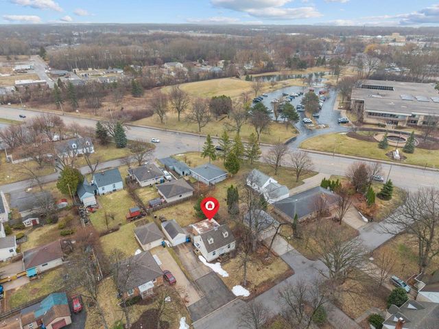 2436 HICKORY LANE, Appleton, WI 54915