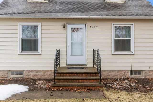 2436 HICKORY LANE, Appleton, WI 54915